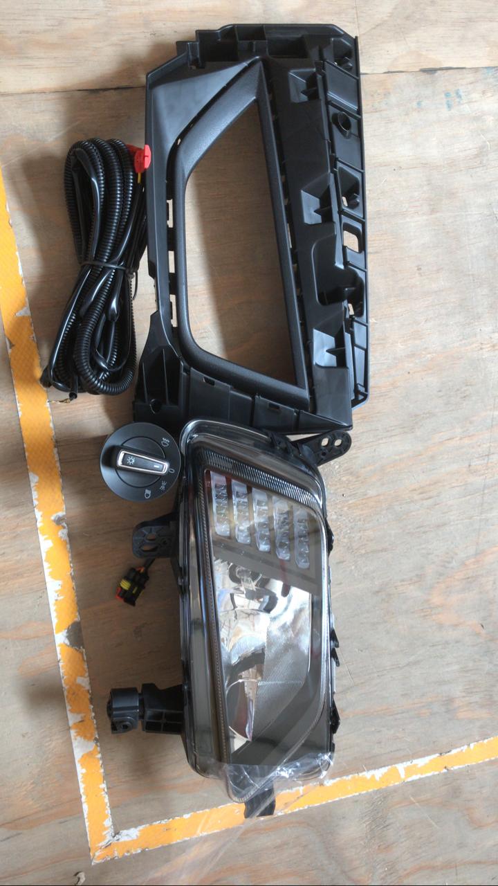 Polo 8/AW Fog lights kit